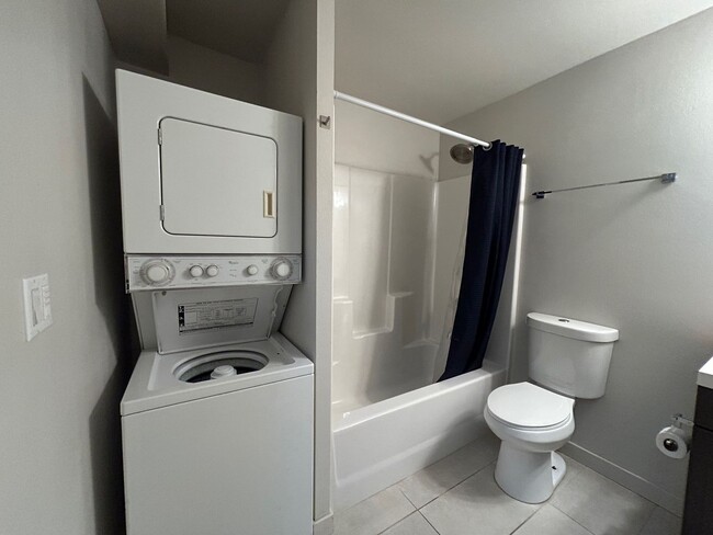 Building Photo - Gorgeous, Newer Construction Studio in Highly Desired University Park Neighborhood