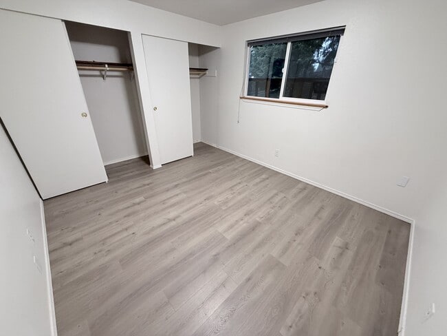 Building Photo - 10807 22nd Pl SE