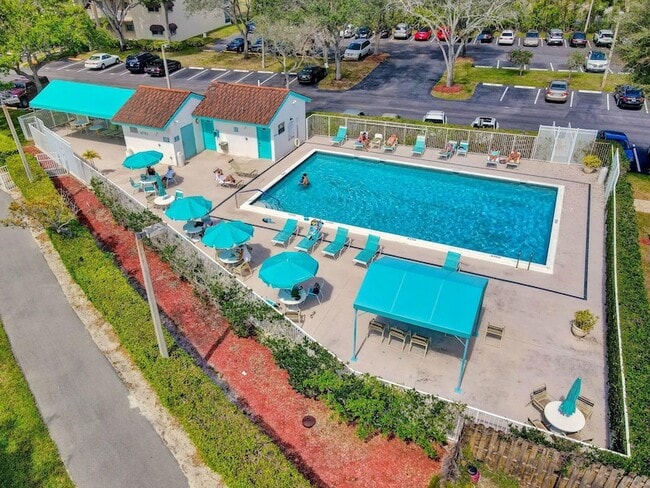 Building Photo - 7657 Tahiti Ln