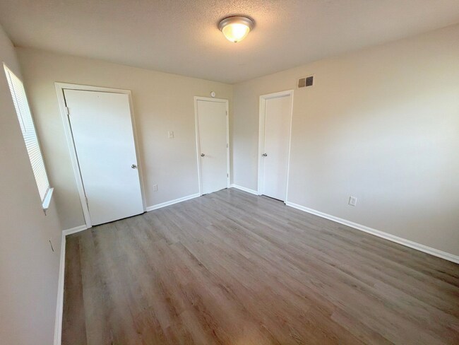 Building Photo - Newly Renovated Home In Whitehaven - Open To Section 8