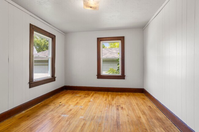Building Photo - 123 N Maple Ave