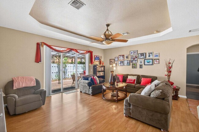 Building Photo - 5057 Sancerre Cir