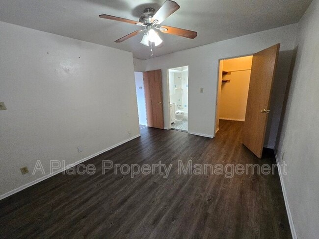 Building Photo - 2727 Hampton Ave