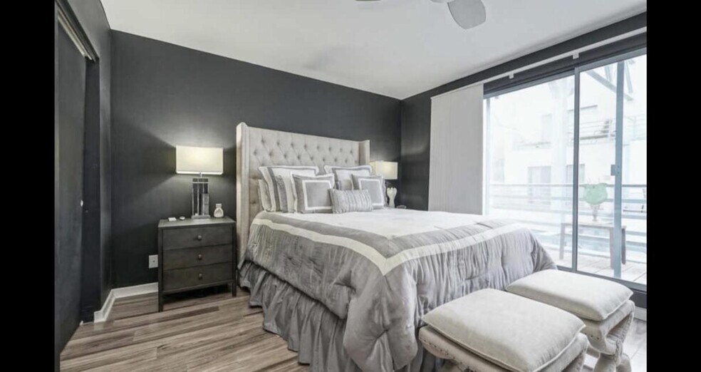 Building Photo - 3 N Christopher Columbus Blvd