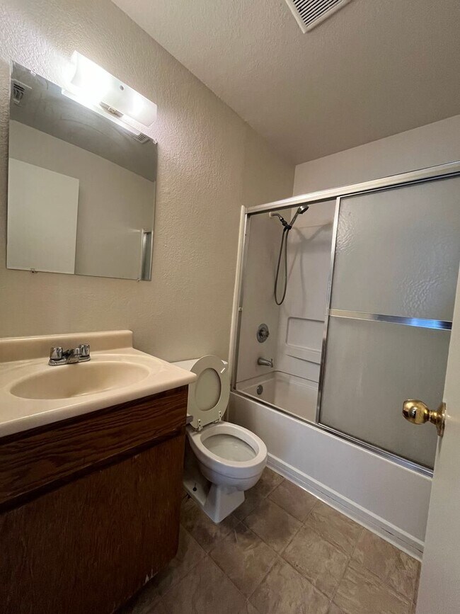 Building Photo - 2358004/85