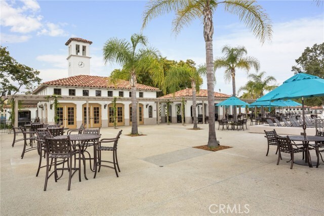 Building Photo - 5 Rosa