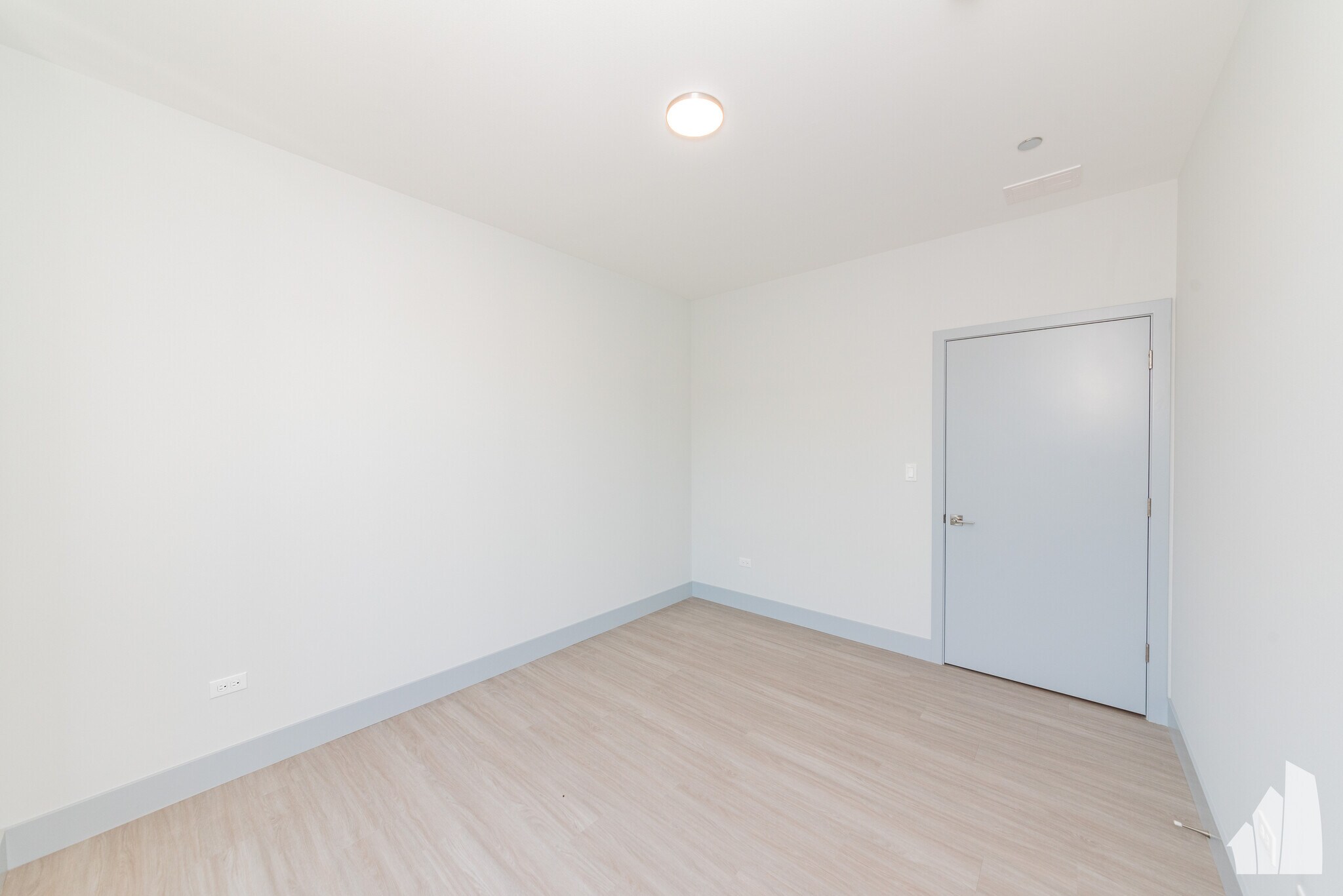 Building Photo - 6350 N Glenwood Ave