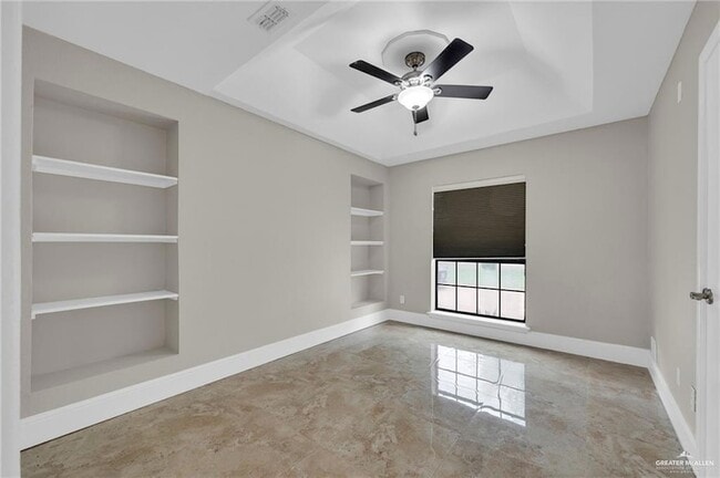 Building Photo - 9812 Las-Palmas Dr