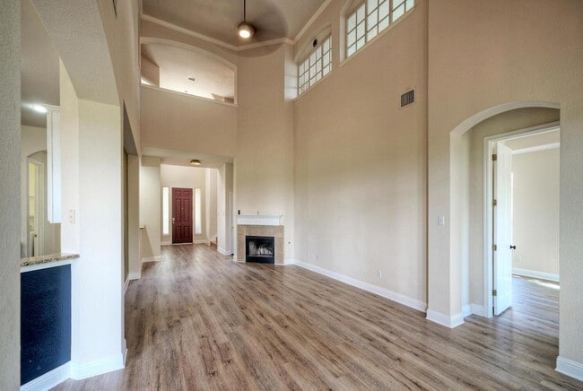 Building Photo - 3912 Coopers Hawk Cove