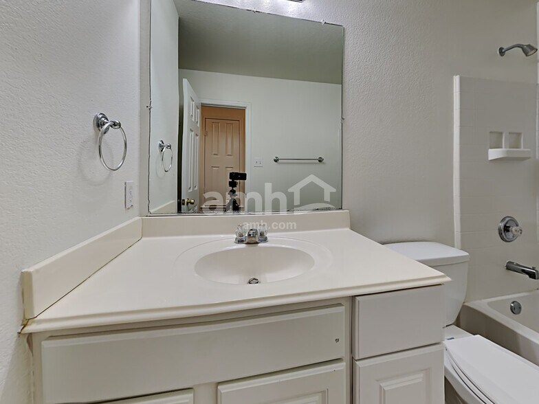 Building Photo - 11909 Grizzly Bear Dr