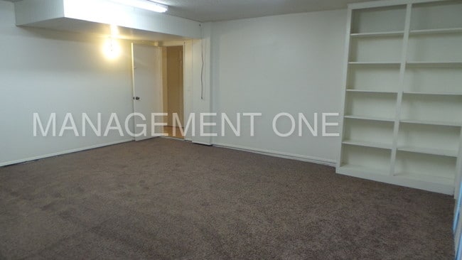Building Photo - 2182 Garretson Cir