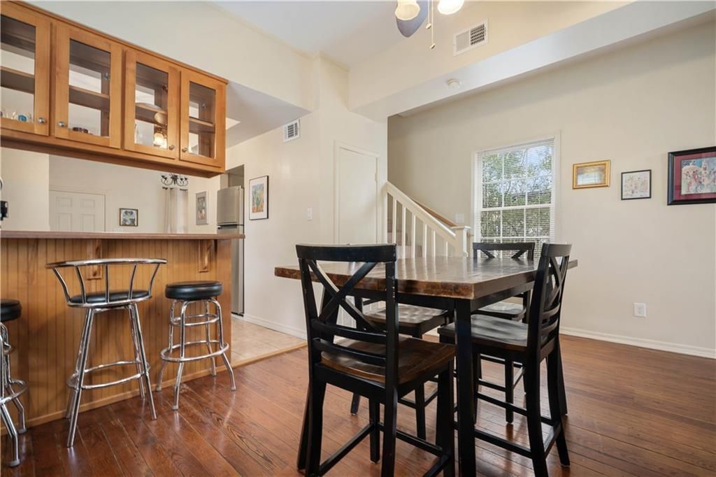 Building Photo - 158 S Cedar St