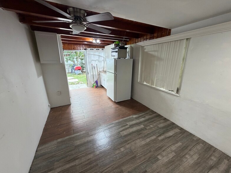 Building Photo - 1410 N 65th Ter