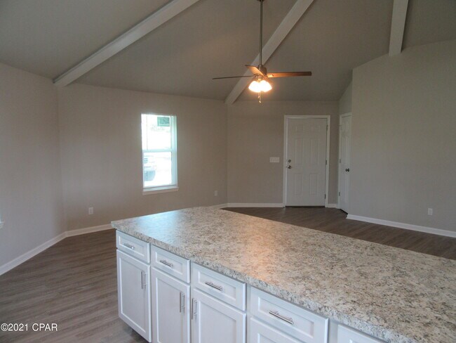 Building Photo - 1300 Grace Ave