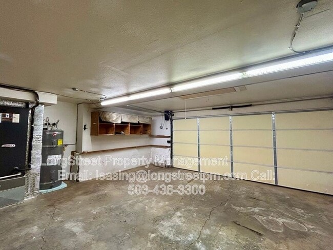Building Photo - 794 SW Orchard Pl