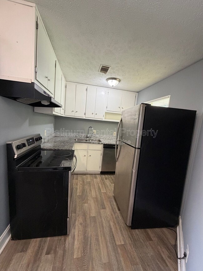 Building Photo - 1512 Waverly Way