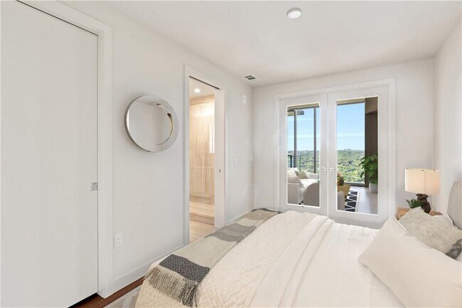 Building Photo - 44 East Ave