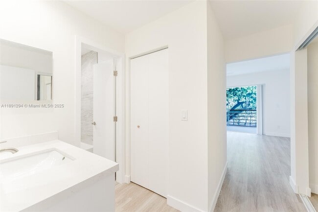 Building Photo - 400 Waterway Dr S
