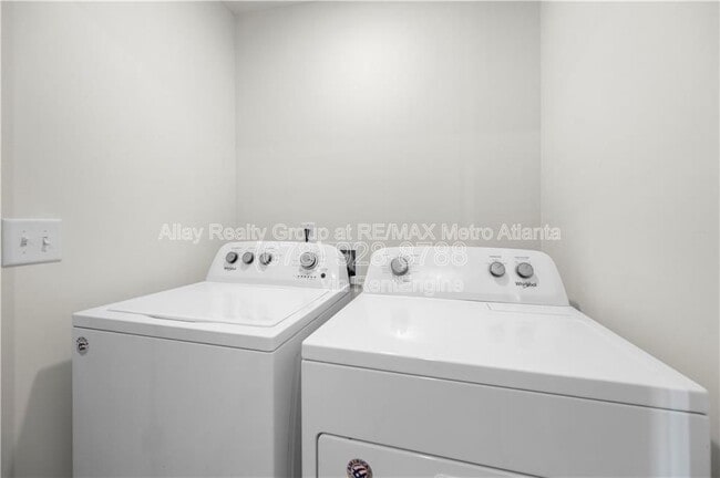 Building Photo - 6448 Mountain Home Way