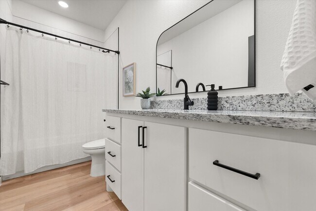 Building Photo - 1414 Farmhouse Ave