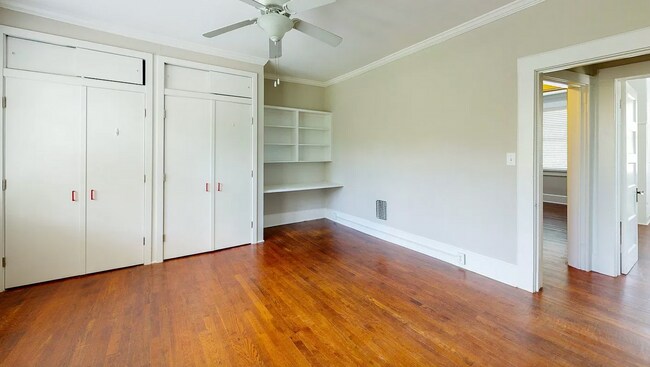 Building Photo - 3 bed/2 bath duplex in Wales Garden close ...