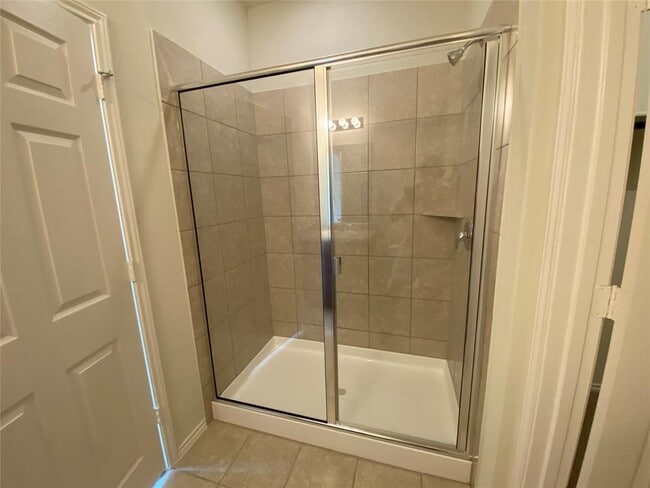 Building Photo - 204 Nettletree Dr
