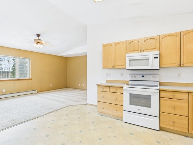 Building Photo - 955 Pickering Dr