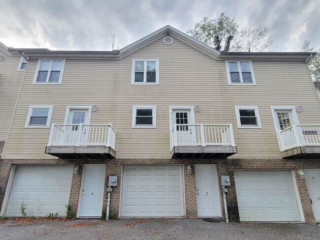 Building Photo - 2 br, 1.5 bath House - 3 Bakers Pointe