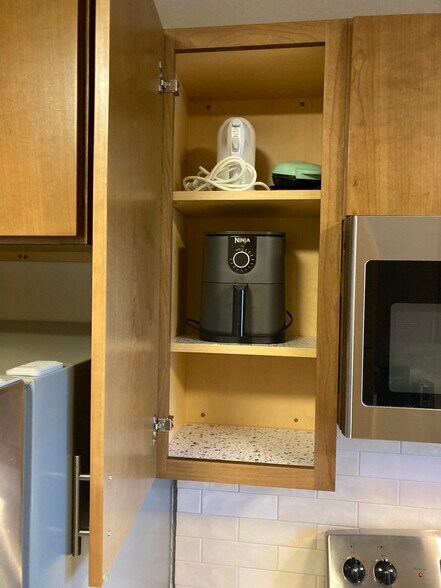 Building Photo - 14275 Avon Allen Rd