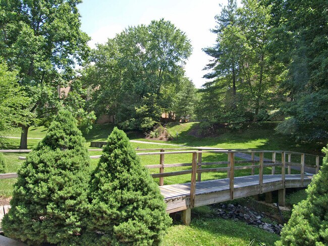 Building Photo - 11315 Commonwealth Dr