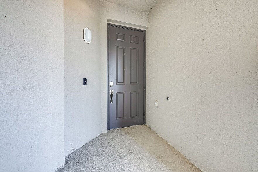 Building Photo - 17902 Gawthrop Dr