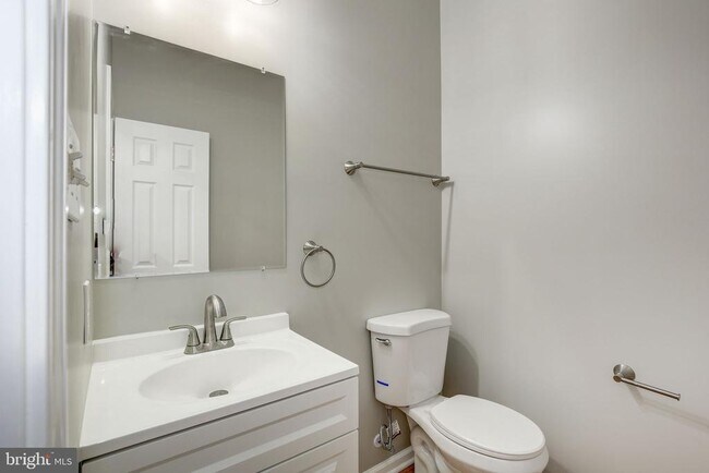 Building Photo - 2408 Ripplemeade Ct