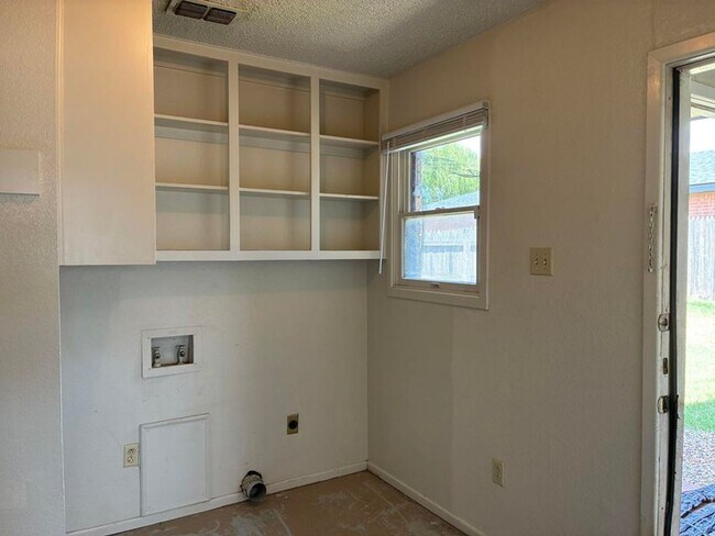 Building Photo - 3 Wagnon Dr