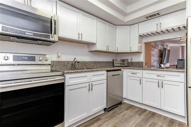 Building Photo - 3490 Foxcroft Rd
