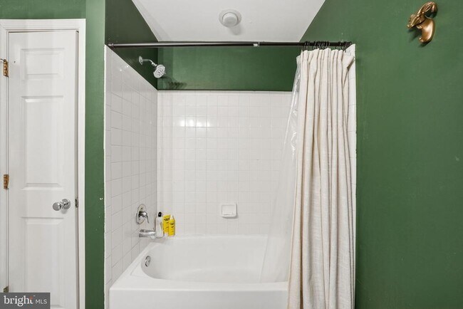 Building Photo - 6603 Netties Ln