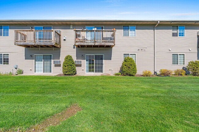 Building Photo - 308-308 Golf View Rd