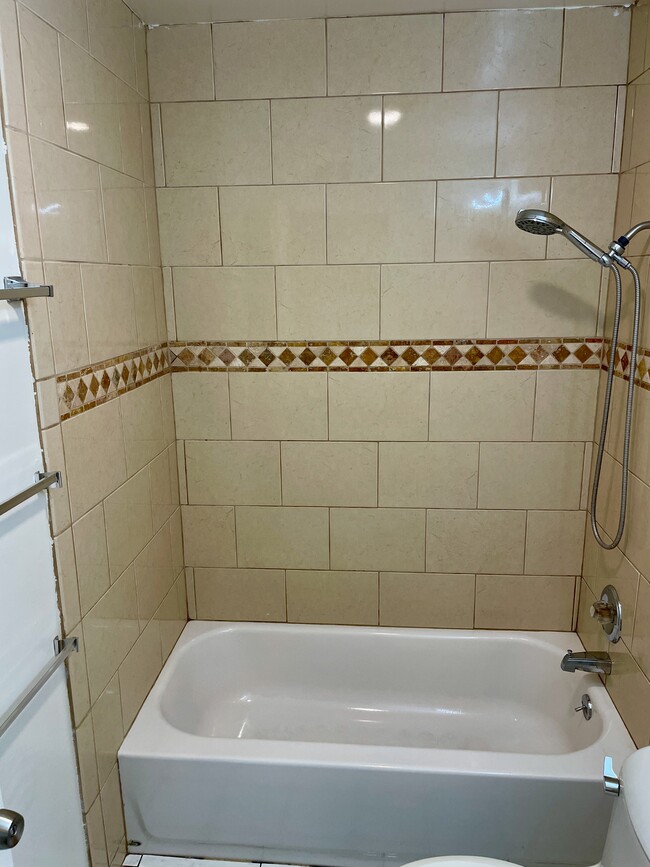 Building Photo - 365 N 3rd St