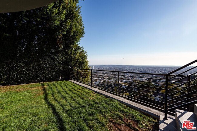 Building Photo - 8464 Cole Crest Dr