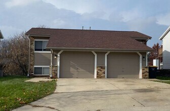 Building Photo - 3355-3357 S. 113th Street