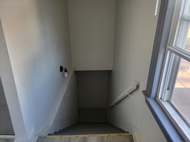 Building Photo - 178 Spruce St