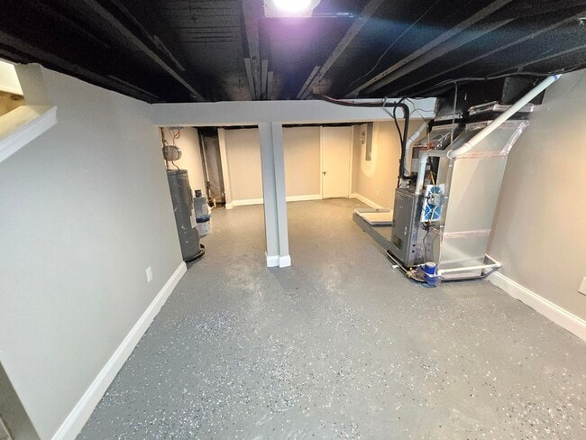 Building Photo - Beautiful 3 Bedroom 1 Bathroom East Baltimore Town Home