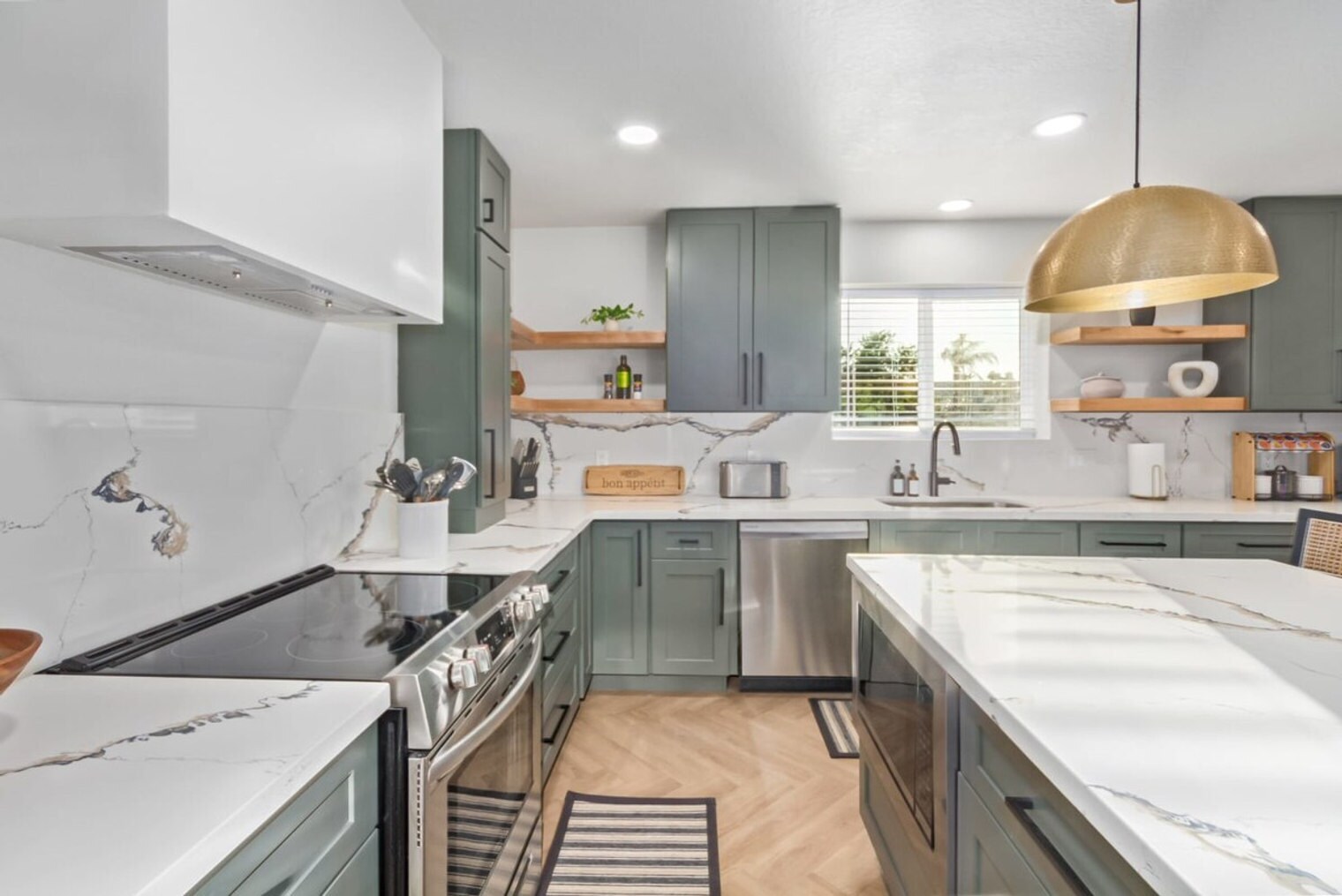 Building Photo - 5002 E Paradise Dr