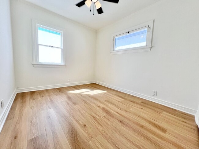 Building Photo - Charming Belmont Shore Bungalow close to 2...
