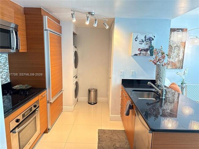 Building Photo - 50 Biscayne Blvd