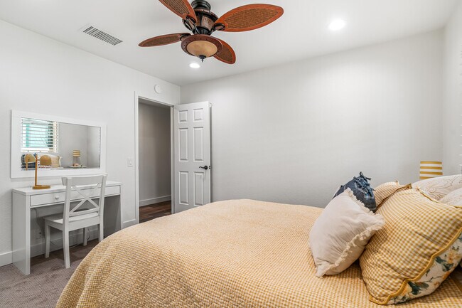 Building Photo - 82 Conejo Cir