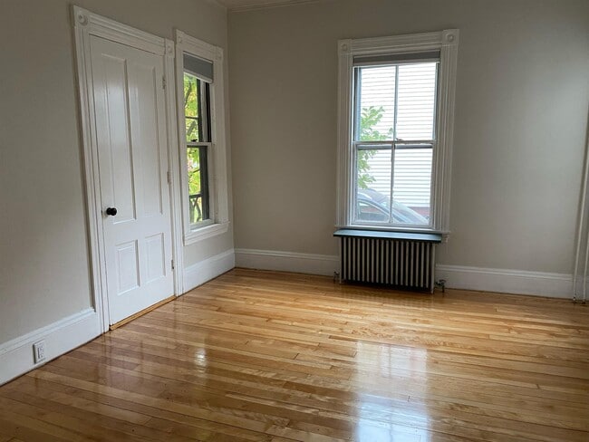 Building Photo - 15 Summit St