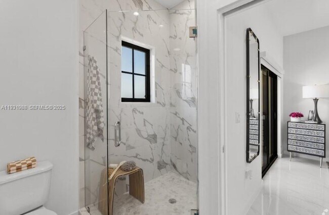 Building Photo - 2308 E 4th Ave