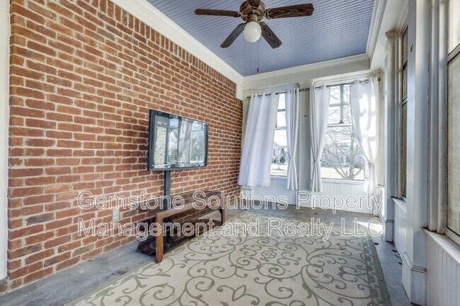 Building Photo - 3012 Americus Dr