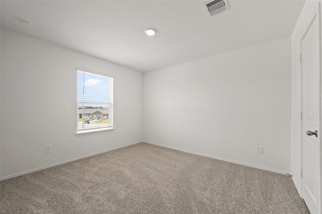 Building Photo - 5210 Twin Acorn Ct