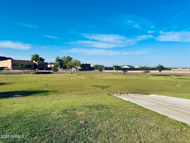 Building Photo - 15357 W Cottontail Ln